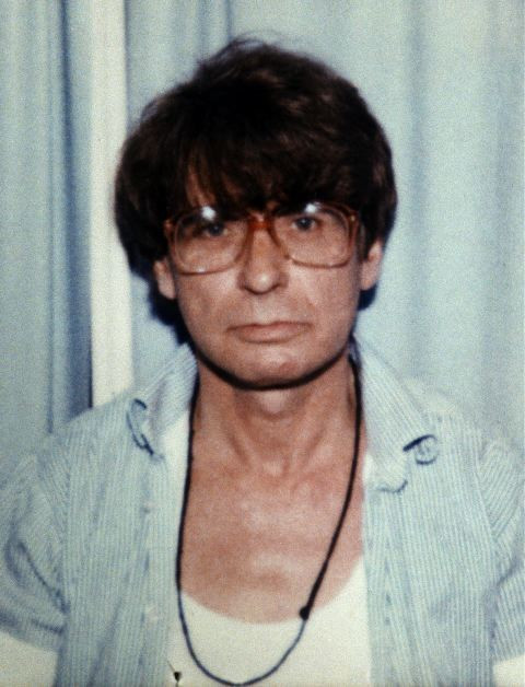 Picture 4 of The killer has a strange
