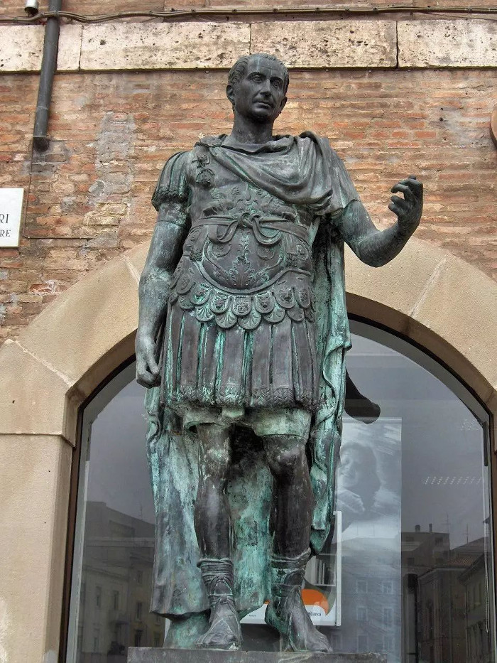 Picture 4 of The king built a great empire and ended 23 stabbing