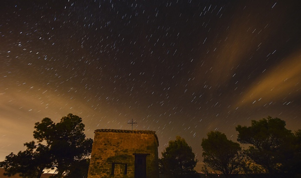 Picture 2 of The largest Perseid meteor shower series in 2015