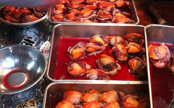 Picture 4 of The living food is not for the faint of heart
