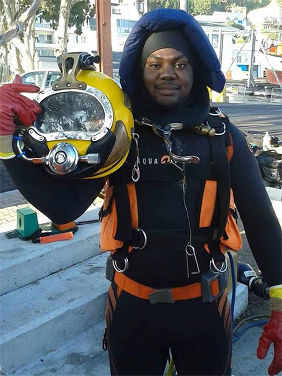 Picture 7 of The lucky one survived 60 hours on the Atlantic bottom before being rescued by a diver