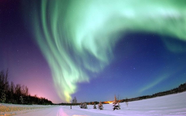 Picture 4 of The 'magic' images of winter in Alaska