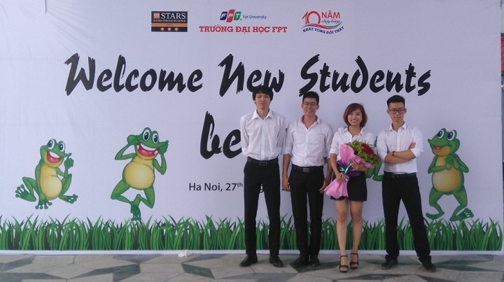 Picture 2 of The magic shirt made by Vietnamese students surprised many people