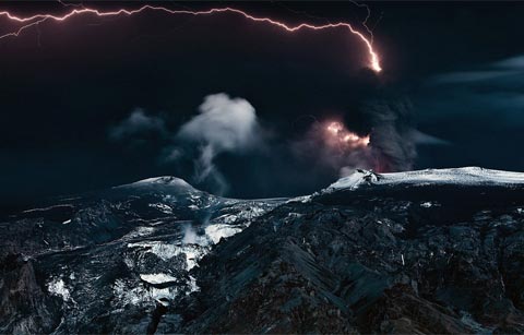 Picture 2 of The majestic volcanic eruption scene