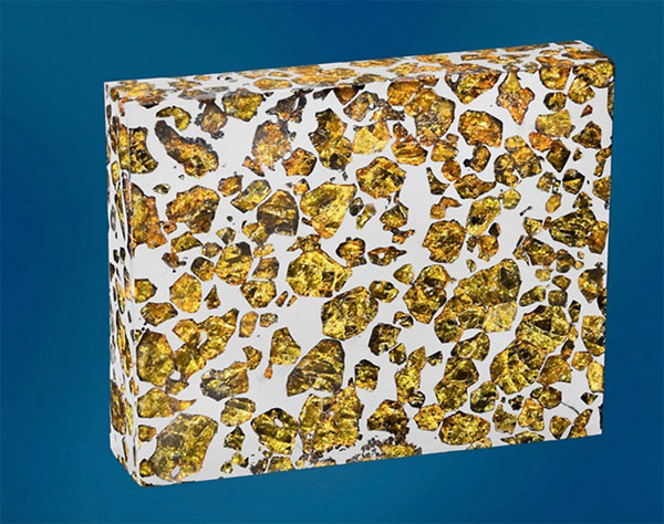 Picture 3 of The meteorite is extremely 'terrifying', more sparkling than pure gold