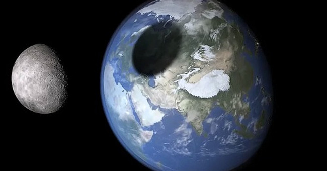 Picture 1 of The Moon will collide with the Earth after 65 billion years