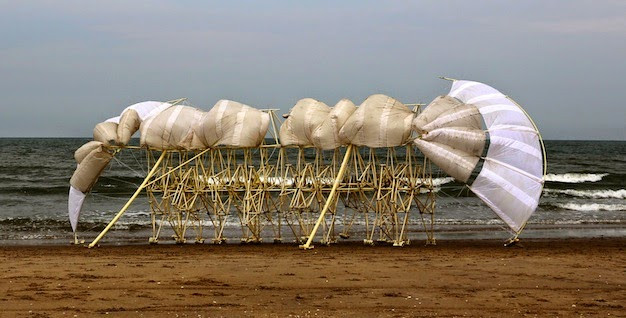 Picture 2 of The most bizarre walking bike in the world