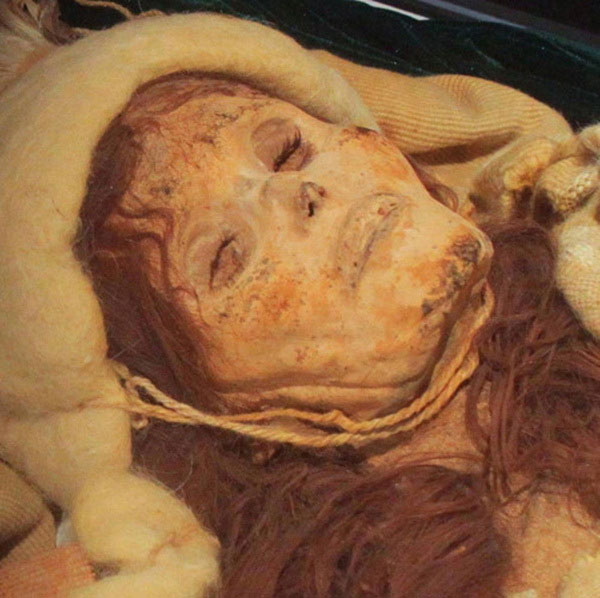 Picture 1 of The most charming glamorous 'smiling princess' in the world