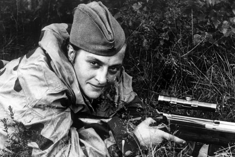 Picture 1 of The most deadly female gunner in the world made the Hitler army terrified