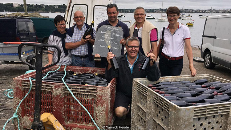 Picture 3 of The most exotic town in France: Wine filled the sea floor