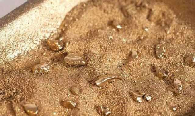 Picture 2 of The most expensive river in the world, the riverbed is filled with sparkling gold