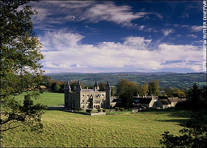 Picture 5 of The most famous haunted houses in England