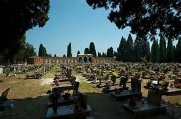 Picture 10 of The most frightening scary cemeteries in the world