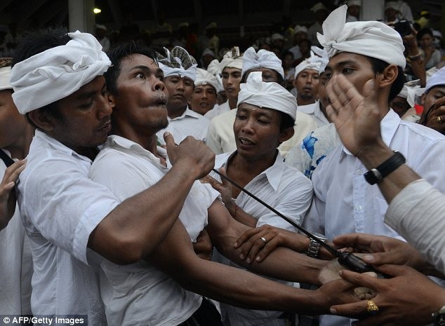 Picture 5 of The most gruesome religious ritual in the world