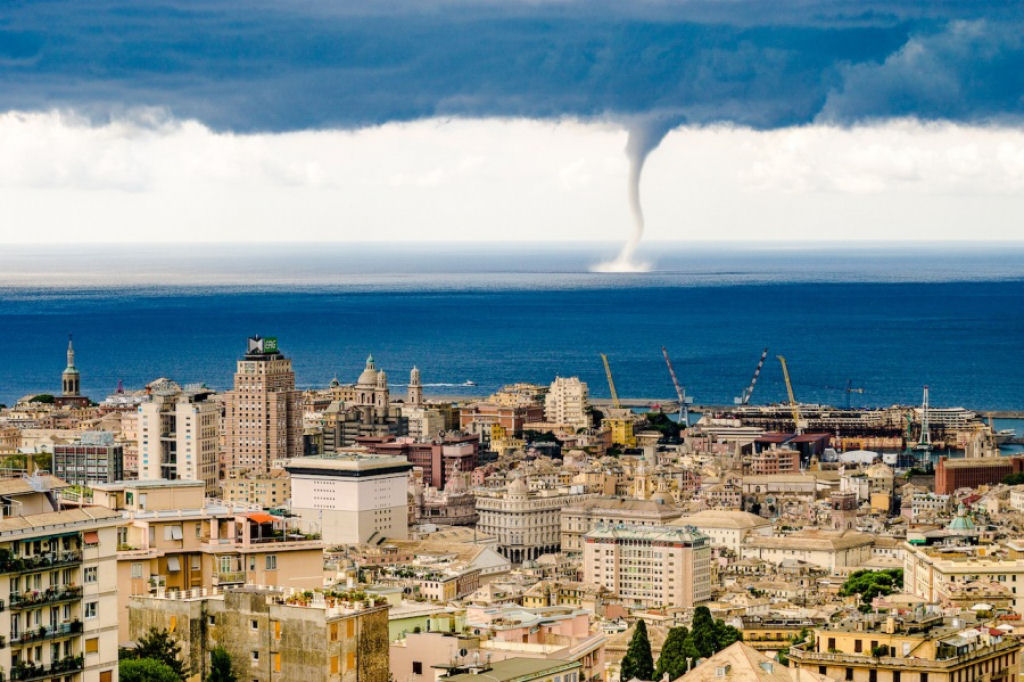 Picture 16 of The most impressive photos of June make it hard to take your eyes off
