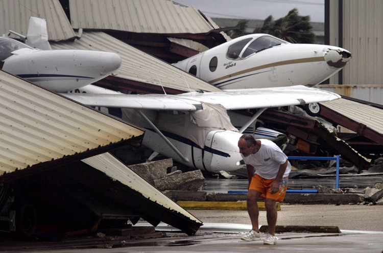 Picture 10 of The most intense super typhoons in the history of the Atlantic