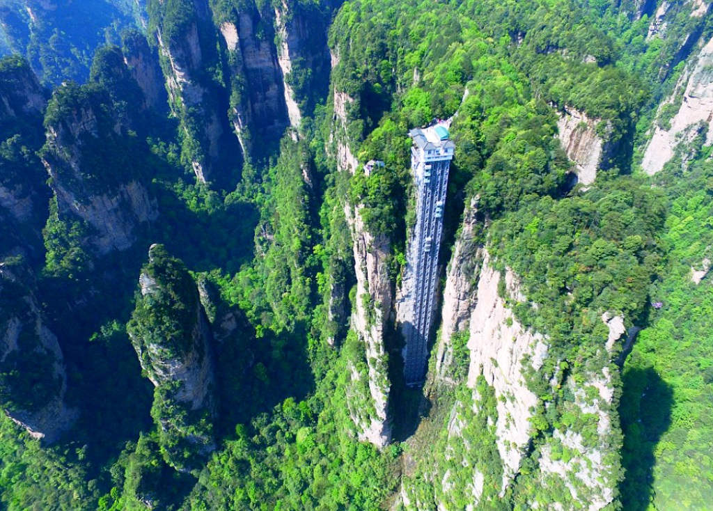 Picture 1 of The most spectacular elevator works in the world