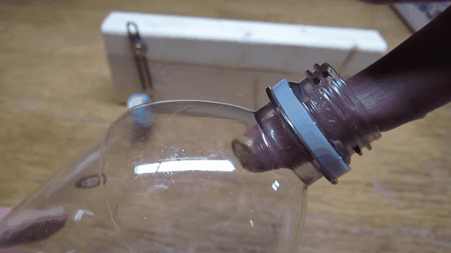 Picture 9 of The mousetrap trap was hit by a plastic bottle