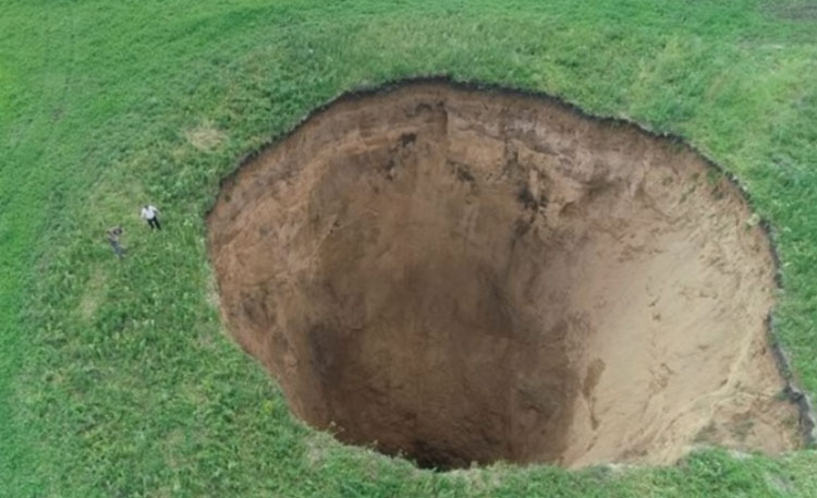 The mysterious death hole appeared in Russia