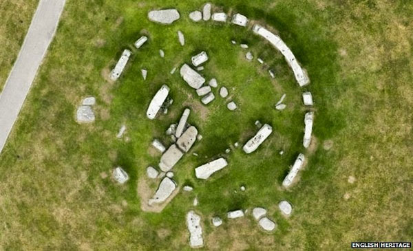 Picture 1 of The mystery of ancient stone beach Stonehenge was decoded