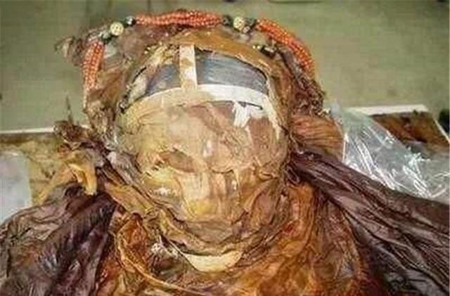 Picture 3 of The mystery of the female remains is crowning in ancient thousand-year tombs in China