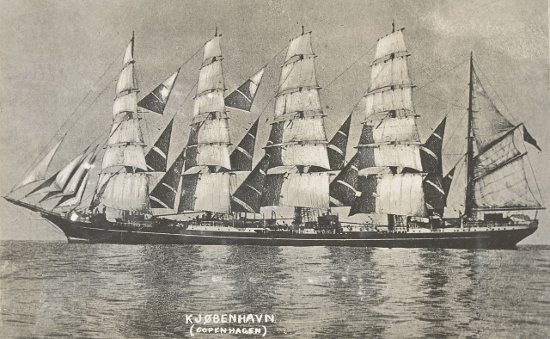 Picture 2 of The mystery of the world's largest sailing ship