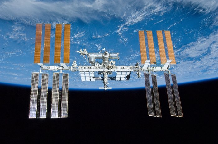 Picture 1 of The new space station lost a power source due to a short circuit