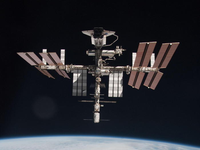 Picture 2 of The new space station lost a power source due to a short circuit