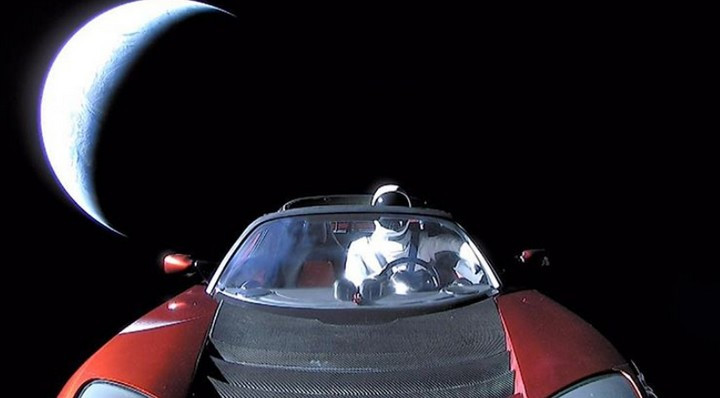 Picture 4 of The numbers said after the successful launch of the Falcon Heavy missile