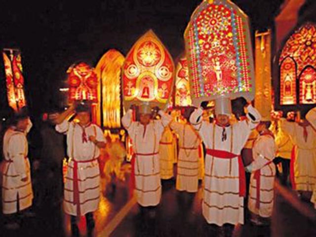 Picture 13 of The oddest Christmas conventions in the world