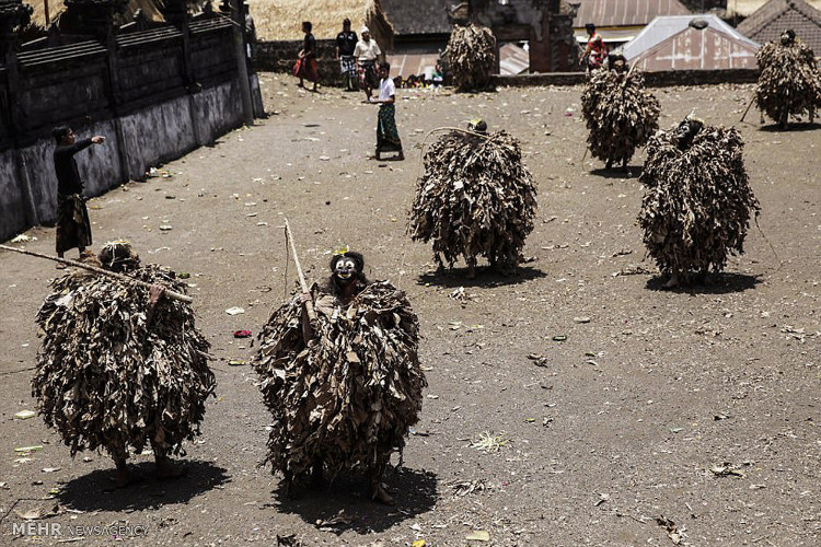 Picture 12 of The only village in the world that has dead people died in bamboo cages for self-decomposition