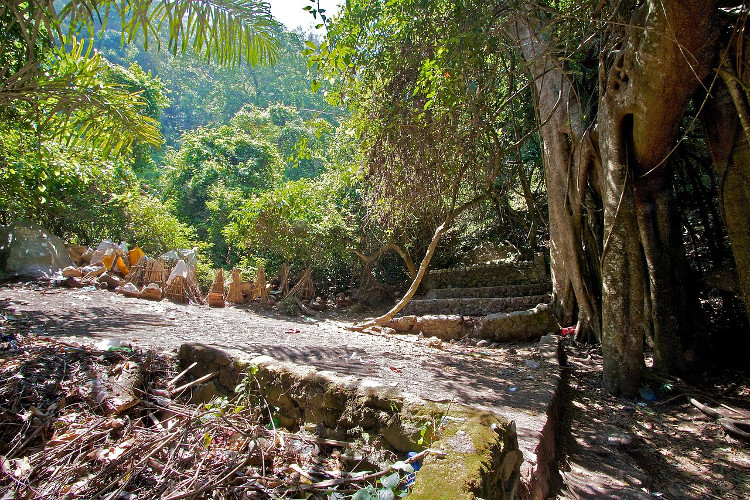 Picture 8 of The only village in the world that has dead people died in bamboo cages for self-decomposition