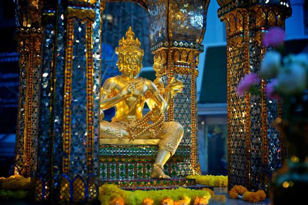 Picture 5 of The peace of the Erawan Shrine before the bombing