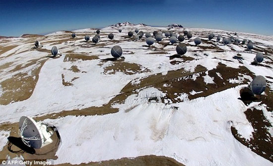 Picture 1 of The phenomenon of snowfall is very strange in the Atacama desert