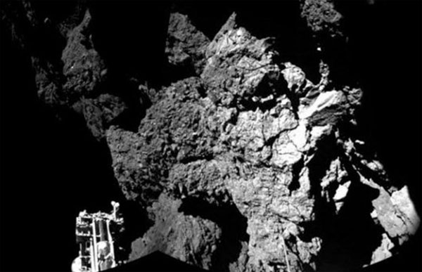 Picture 1 of The Philae robot sends signals from comets to Earth