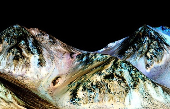 The photos prove there is water flowing on Mars images 2