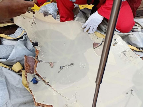 Picture 2 of The plane carrying 189 people fell into the sea in Indonesia