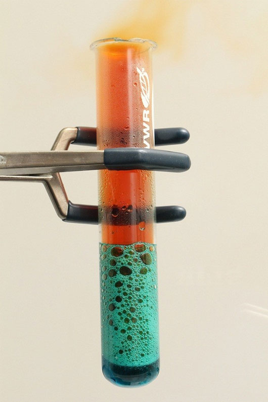 Picture 8 of The process of concentrated acid destroys the human body