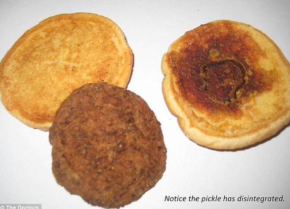 Picture 6 of The reaction was unexpected when pouring copper melted into Hamburger