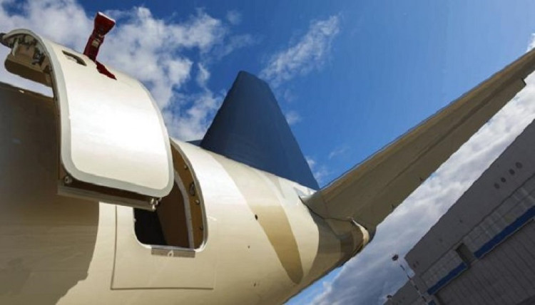 Picture 1 of The reason for not being able to open the airplane door in mid-air