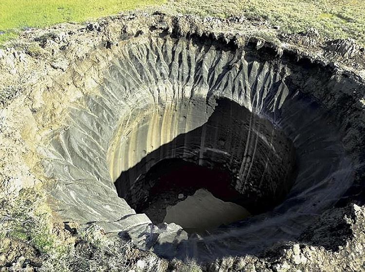Picture 4 of The reason for the horrific big death pit has been constantly appearing in Russia