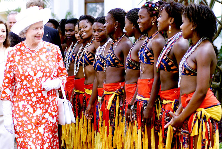 Picture 1 of The reason the Queen of England is the only one without a passport