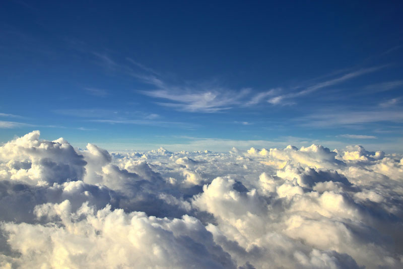 Picture 10 of The reason you should choose the seat close to the window on the plane