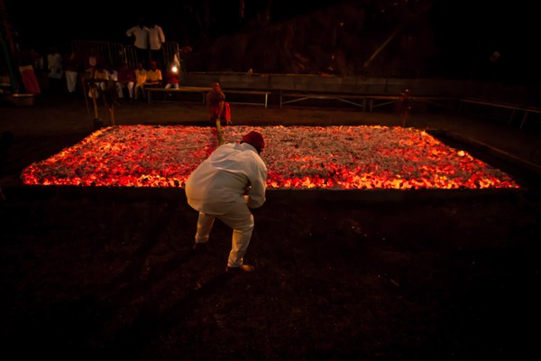 Picture 6 of The reason 'you're still peaceful' when walking barefoot on glass, embers