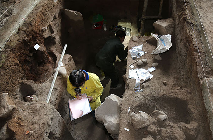 Picture 8 of The relics in the volcanic cave have bones of prehistoric people in Dak Nong