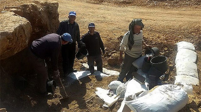 Picture 4 of The remains of the water tank reveal the collective beheading of the ancient book