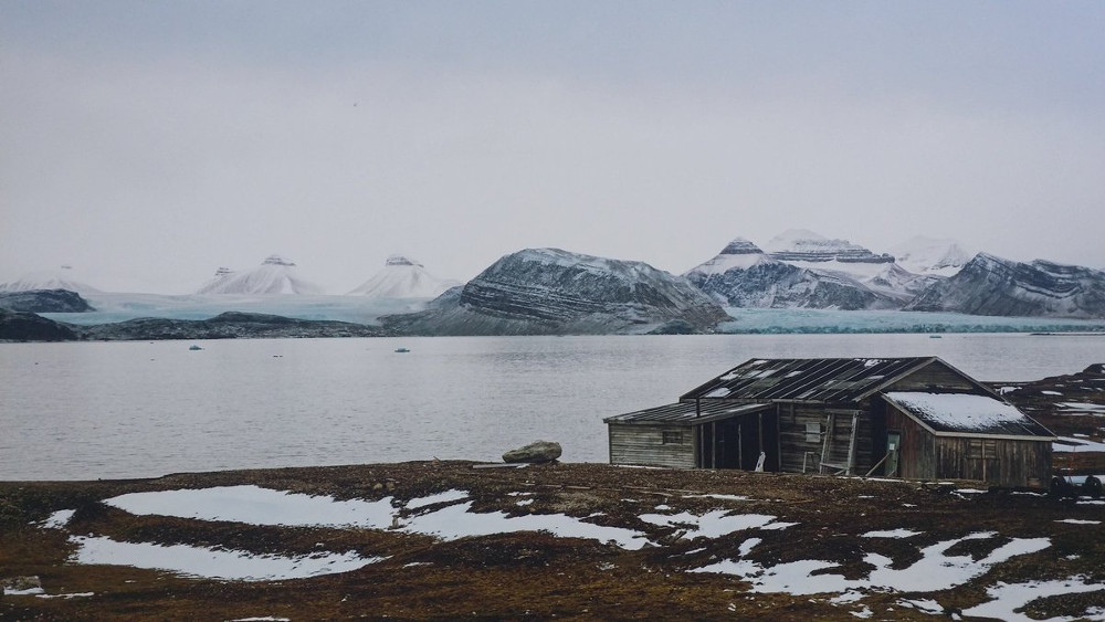 Picture 8 of The research station is at the end of the world