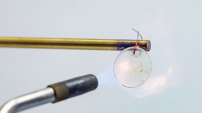 Picture 2 of The researchers announced the 'immortal' flexible lithium ion battery, which promises to be available within the next 2 years