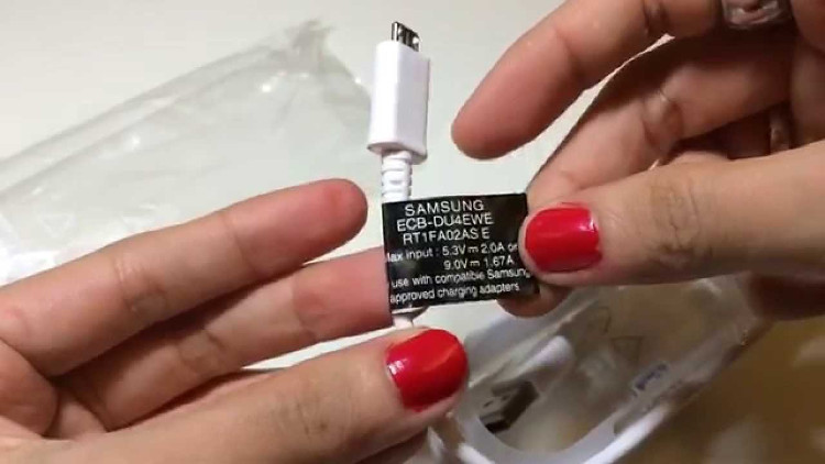 Picture 3 of The rule to remember to prevent fire when plugging in the phone