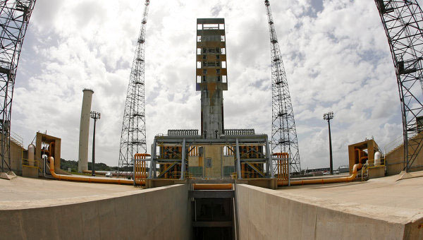 Picture 1 of The Russian Soyuz – ST – A missile launches Pleiades from France airport